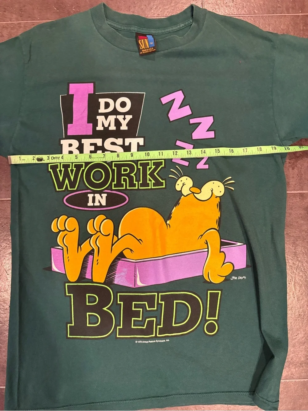 Vintage Garfield The Cat Cartoon T-Shirt Green Jim Davis Sun USA Single Stitch M